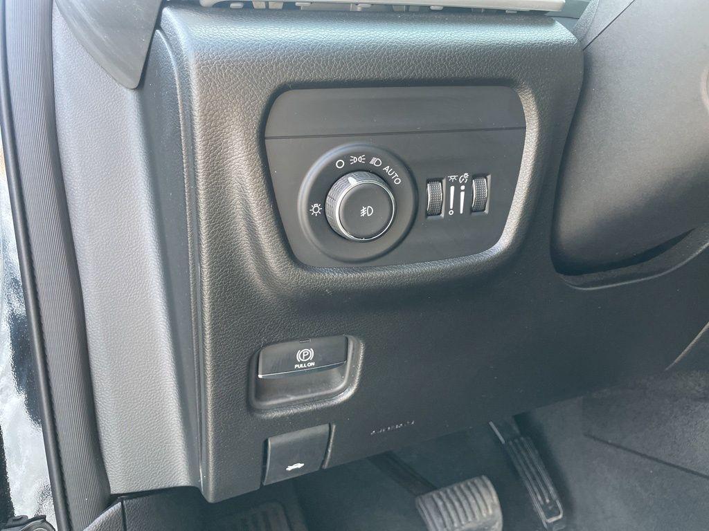 used 2024 Jeep Grand Cherokee L car, priced at $33,792