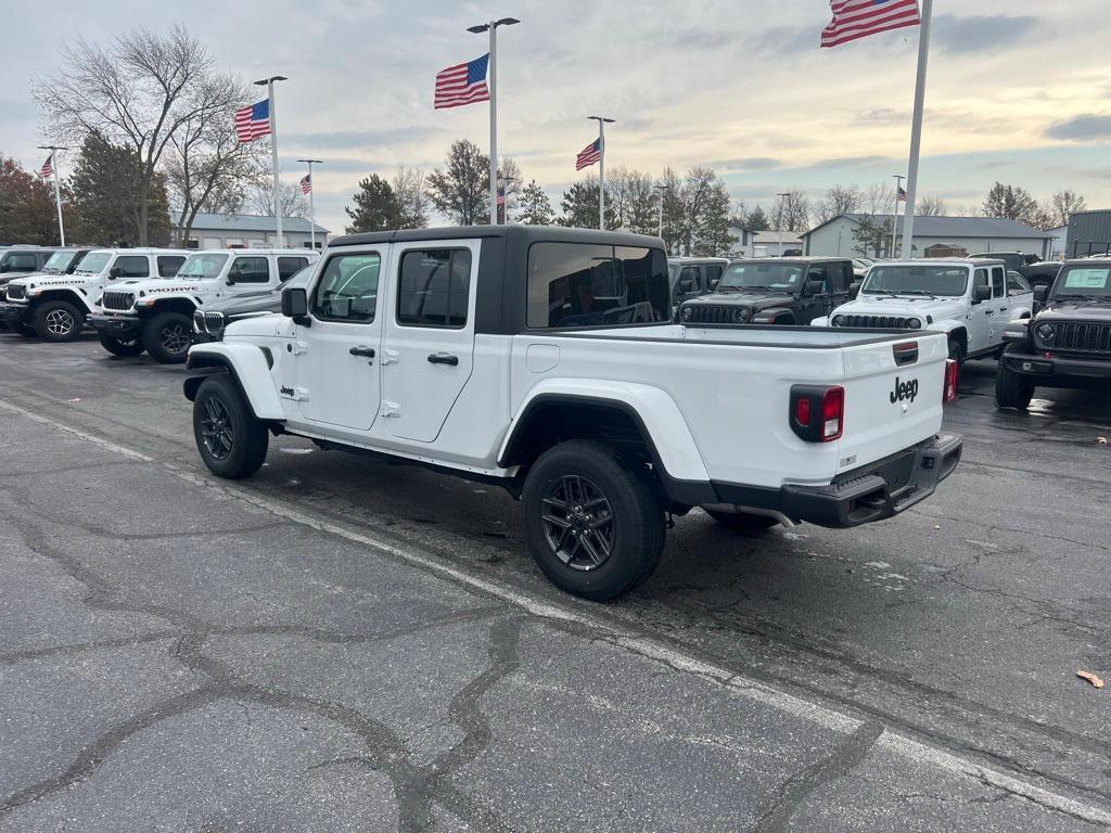 new 2024 Jeep Gladiator car, priced at $41,935