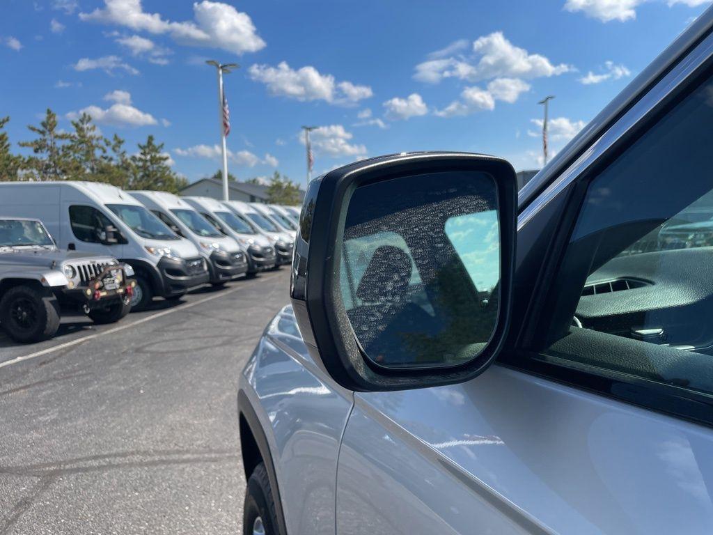 new 2025 Jeep Grand Cherokee L car, priced at $41,516