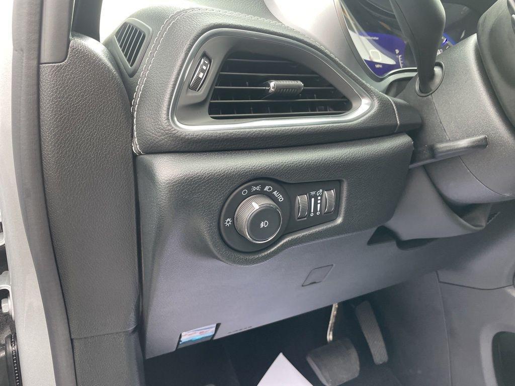 new 2026 Chrysler Pacifica car, priced at $53,073