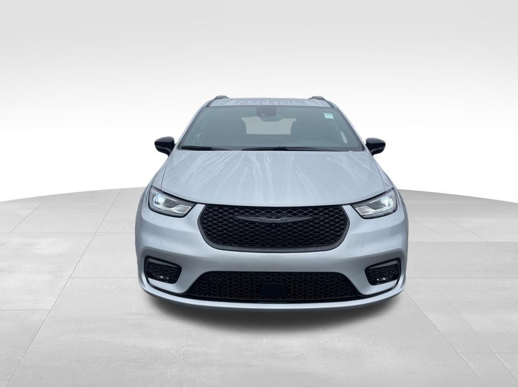 new 2026 Chrysler Pacifica car, priced at $53,073