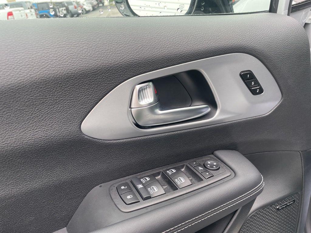 new 2026 Chrysler Pacifica car, priced at $53,073