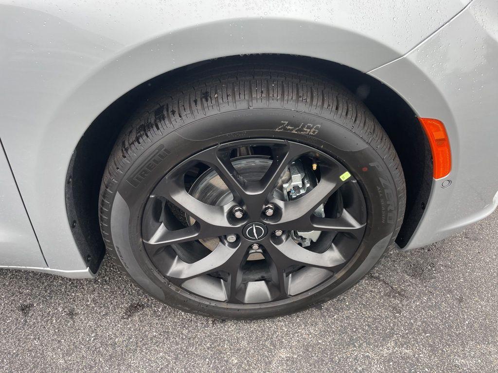 new 2026 Chrysler Pacifica car, priced at $53,073