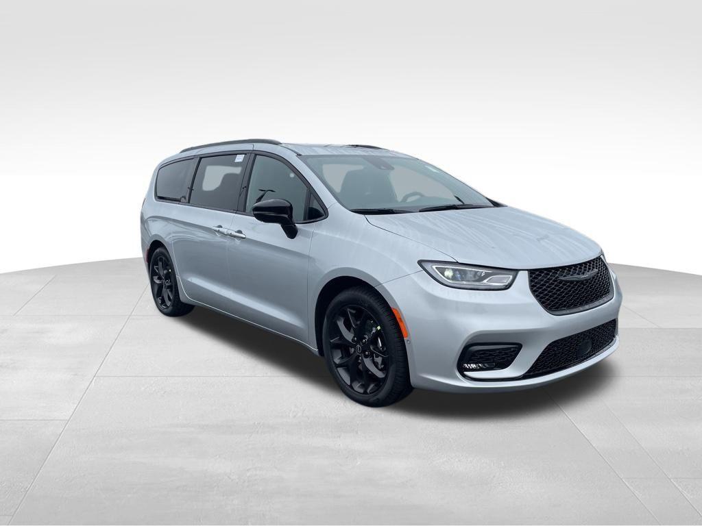 new 2026 Chrysler Pacifica car, priced at $53,073