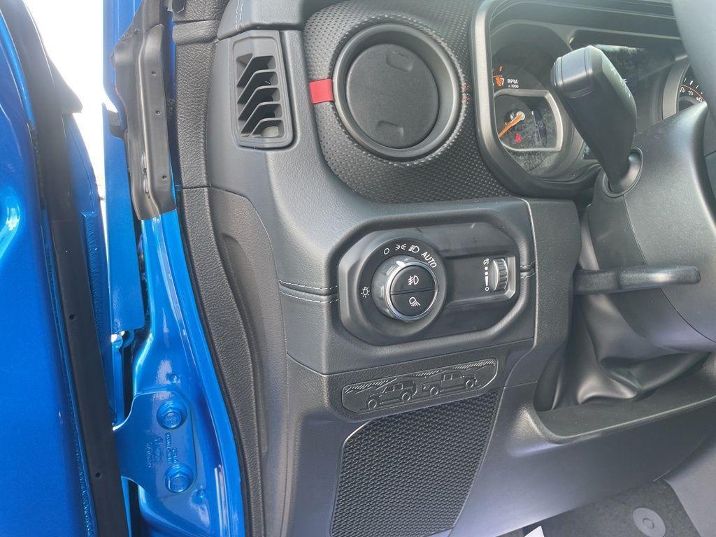 new 2025 Jeep Gladiator car, priced at $55,973