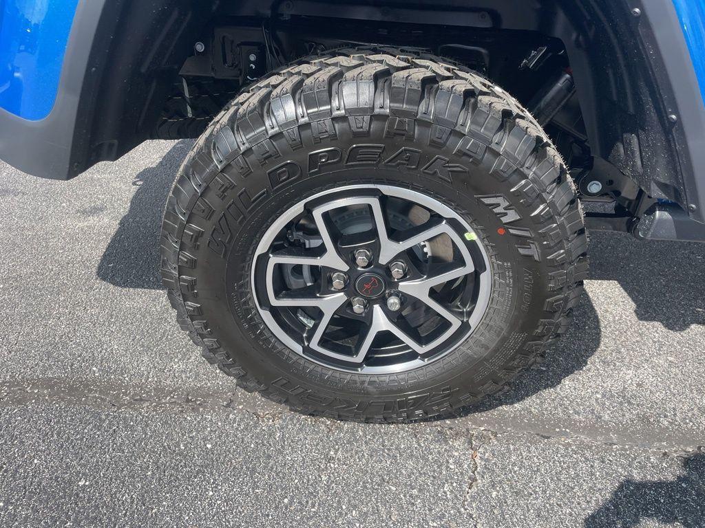 new 2025 Jeep Gladiator car, priced at $55,973