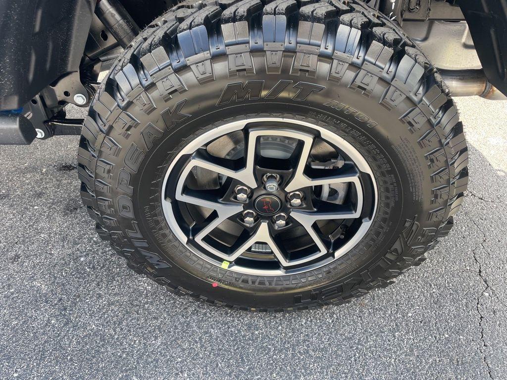 new 2025 Jeep Gladiator car, priced at $55,973