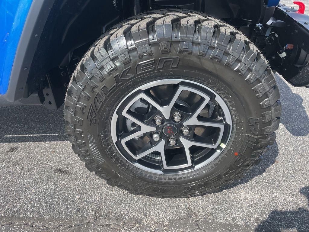 new 2025 Jeep Gladiator car, priced at $55,973
