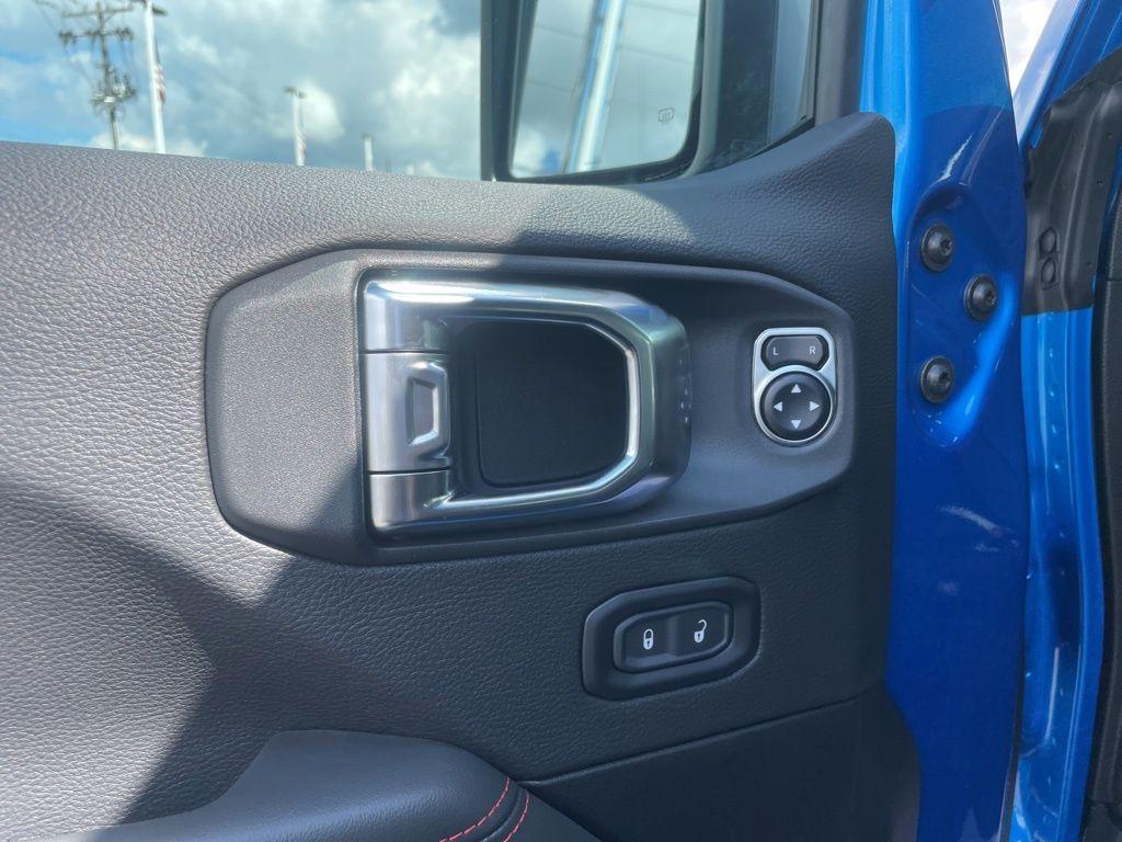 new 2025 Jeep Gladiator car, priced at $55,973