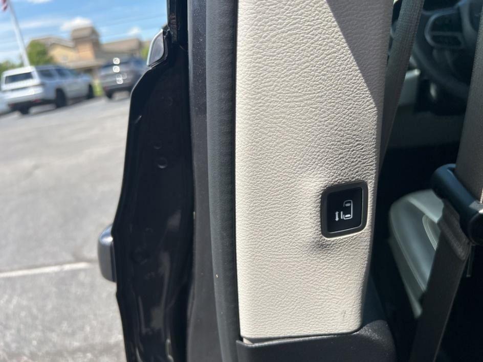 used 2023 Chrysler Pacifica Hybrid car, priced at $26,388