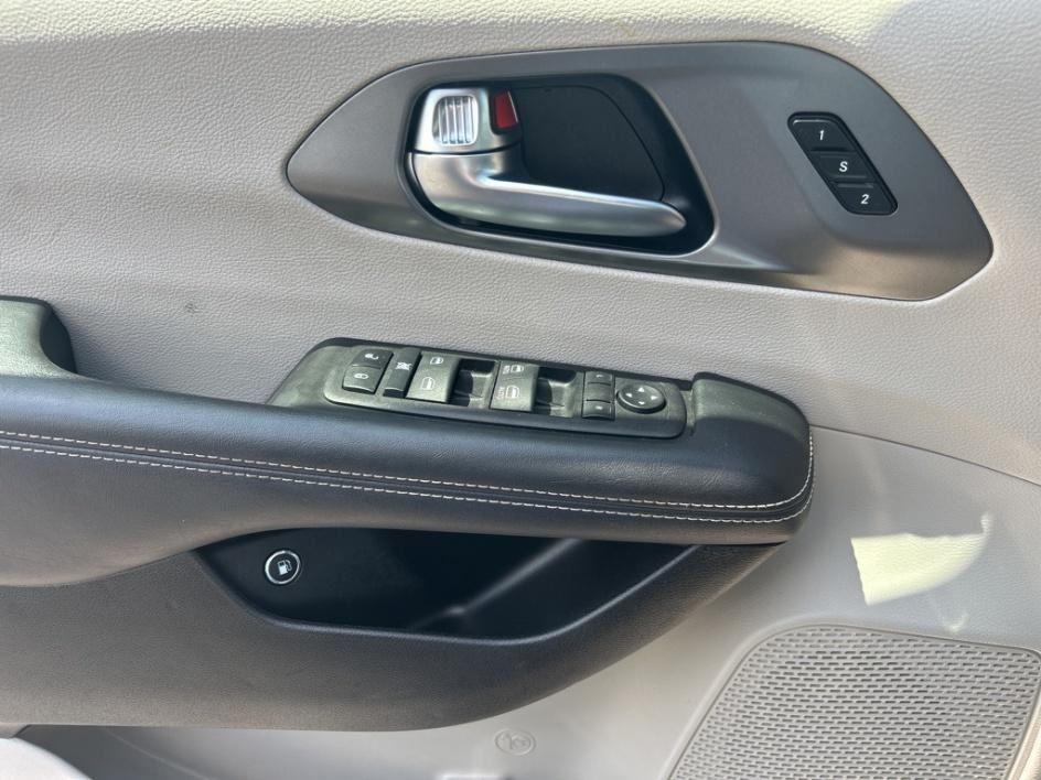 used 2023 Chrysler Pacifica Hybrid car, priced at $26,388