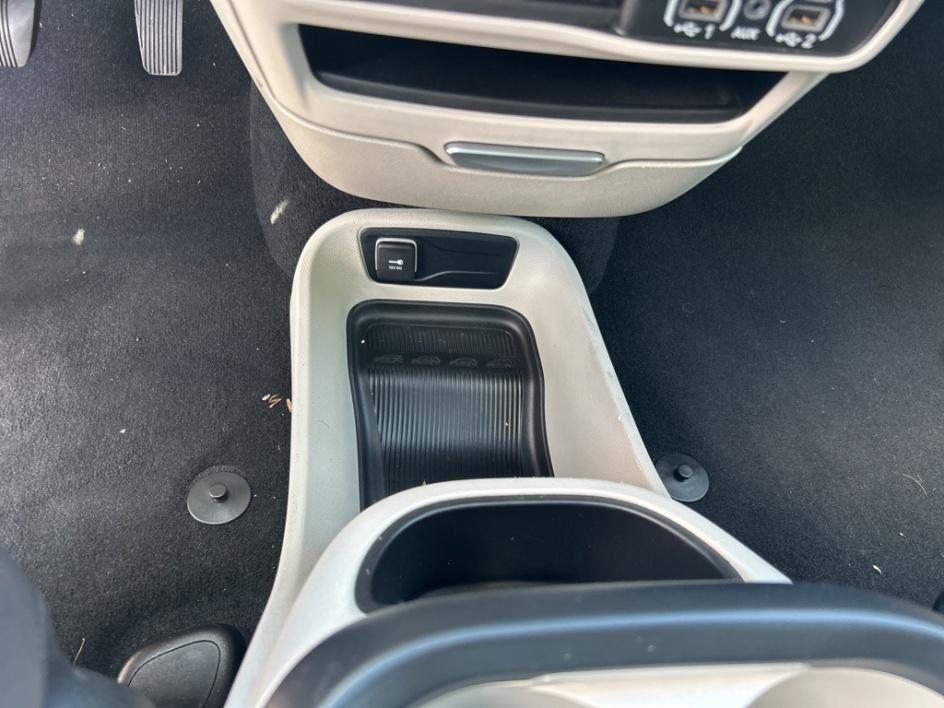 used 2023 Chrysler Pacifica Hybrid car, priced at $26,388