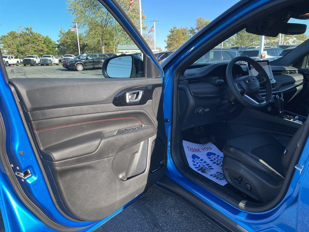 new 2026 Jeep Compass car, priced at $40,211