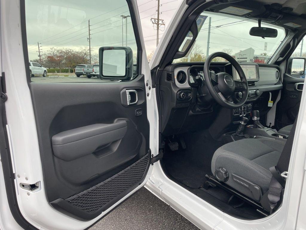 new 2026 Jeep Wrangler car, priced at $43,539