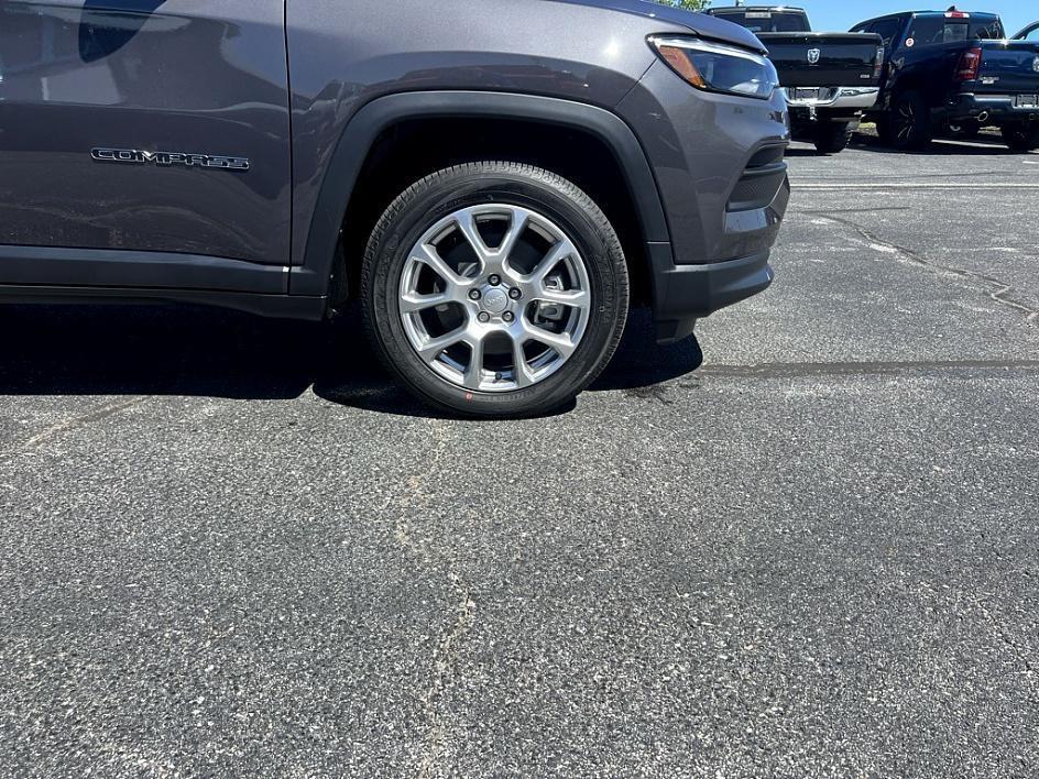 new 2024 Jeep Compass car, priced at $29,500