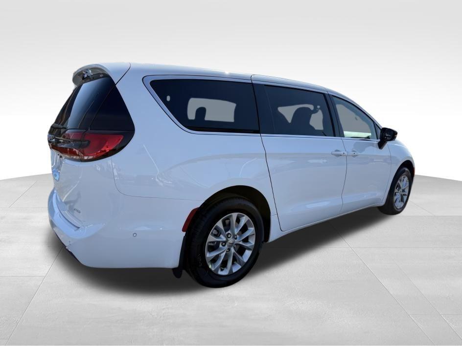 new 2025 Chrysler Pacifica car, priced at $49,959