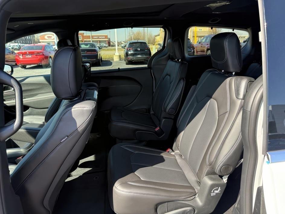 new 2025 Chrysler Pacifica car, priced at $49,959