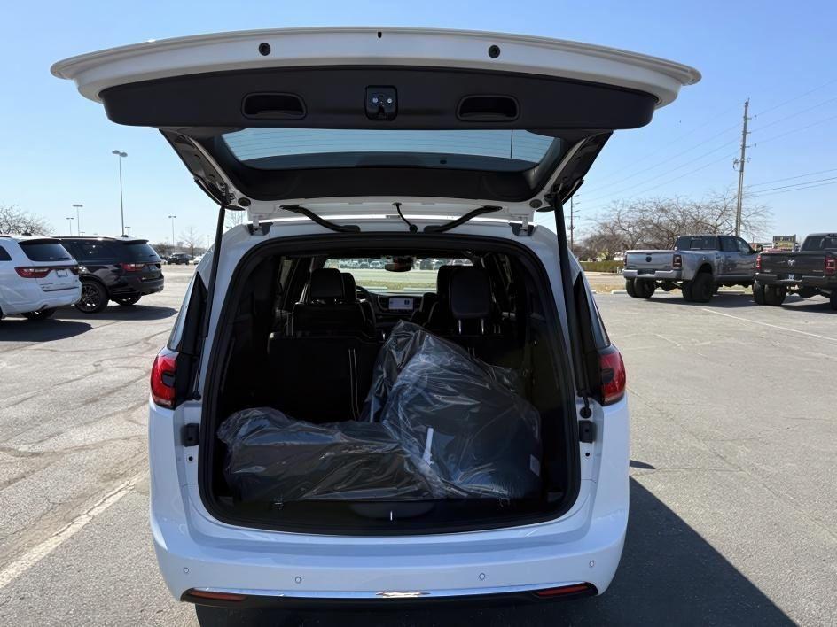 new 2025 Chrysler Pacifica car, priced at $49,959