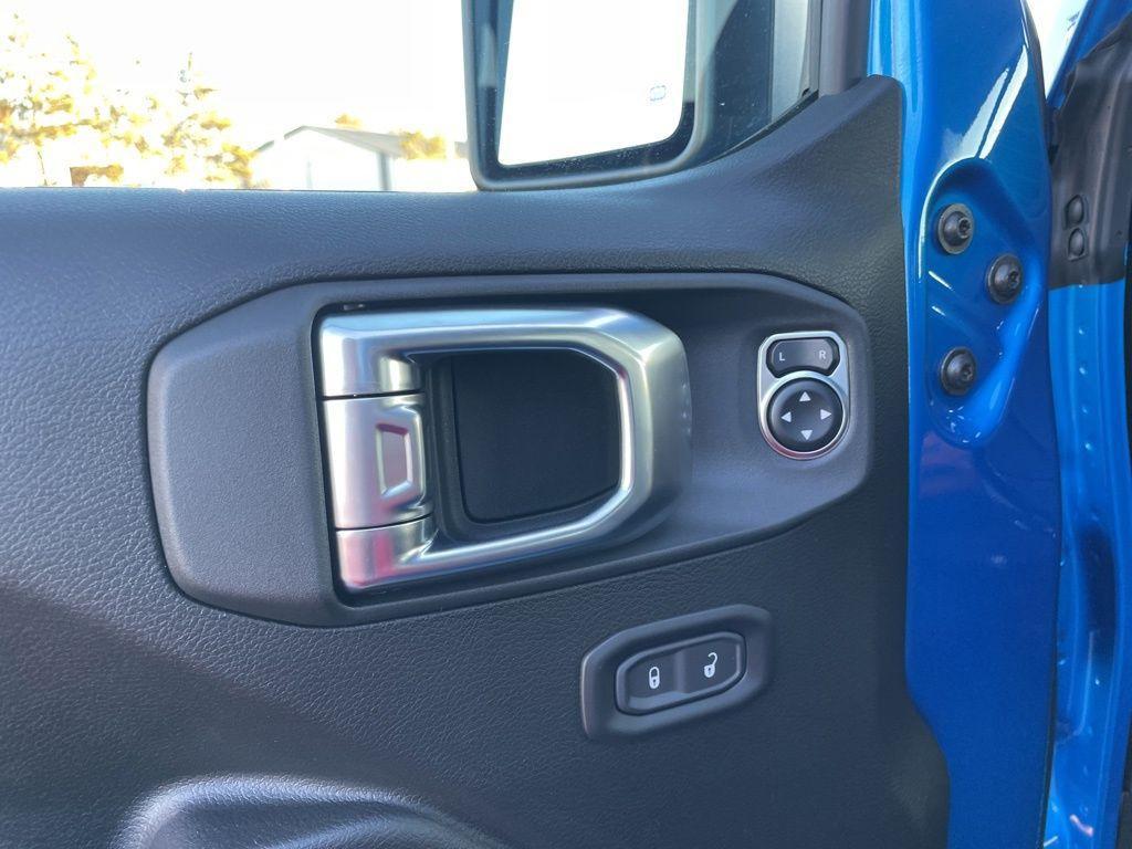 new 2026 Jeep Gladiator car, priced at $52,775