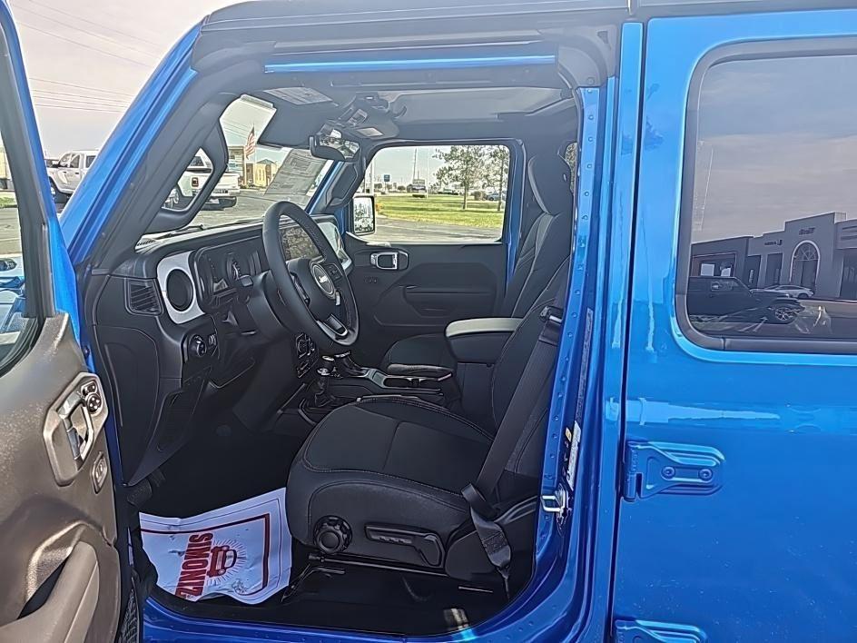 new 2025 Jeep Gladiator car, priced at $50,227