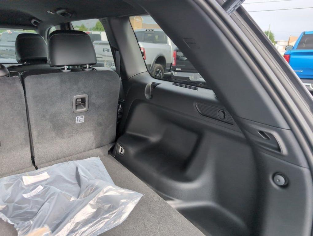 new 2025 Jeep Grand Cherokee car, priced at $41,045