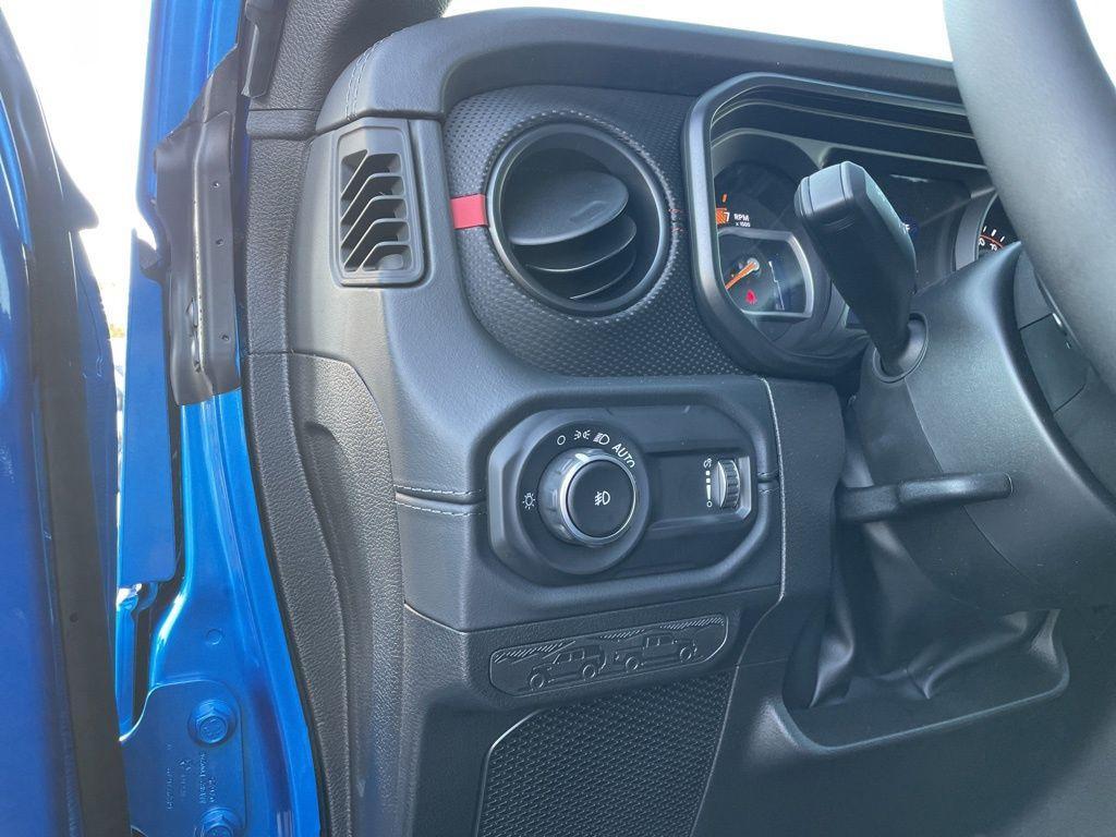 new 2025 Jeep Wrangler car, priced at $59,314