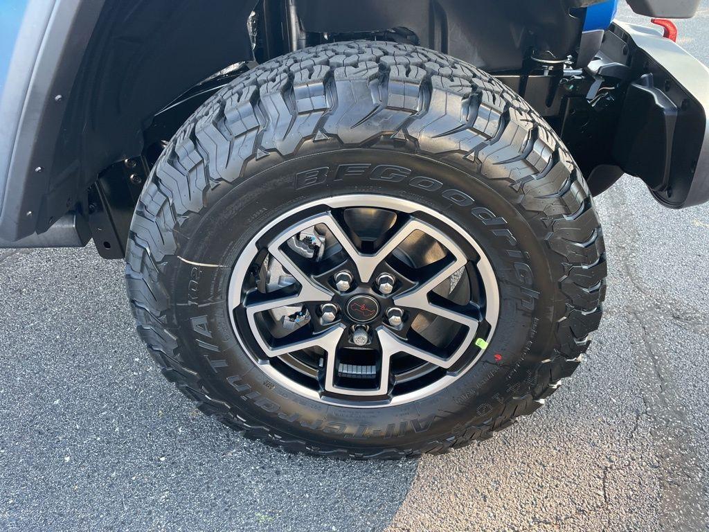 new 2025 Jeep Wrangler car, priced at $59,314