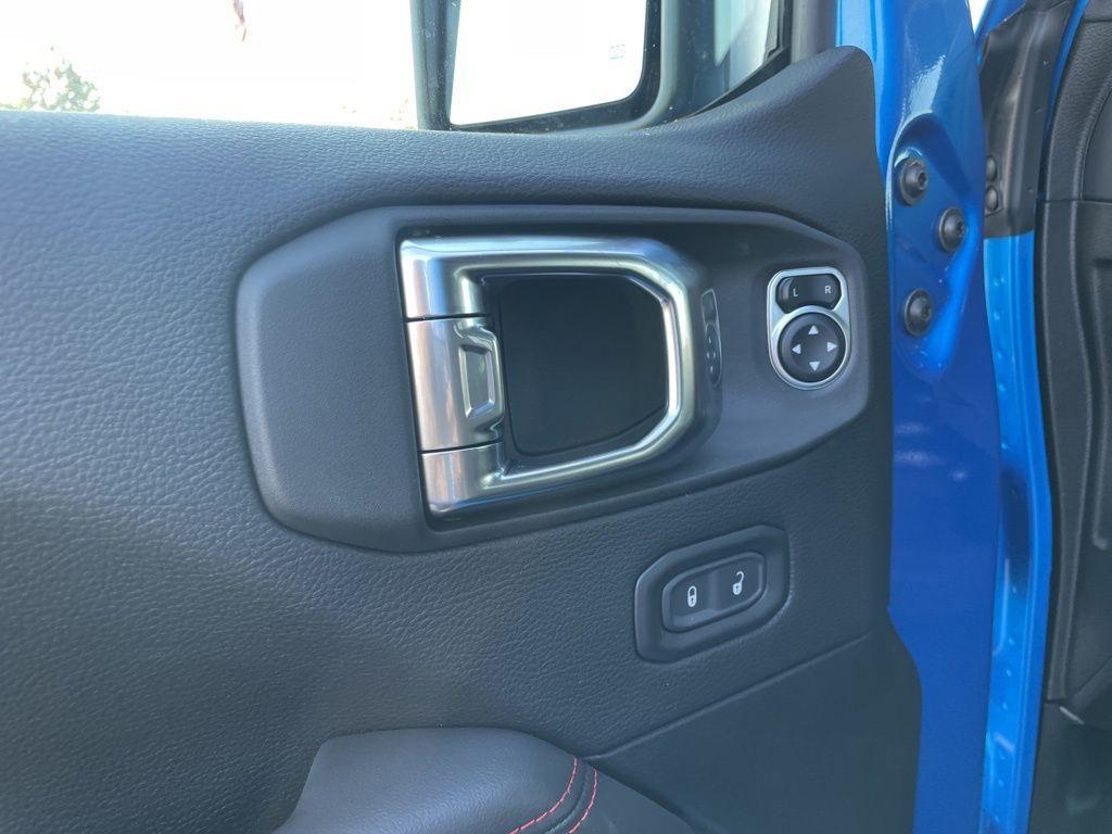new 2025 Jeep Wrangler car, priced at $59,314