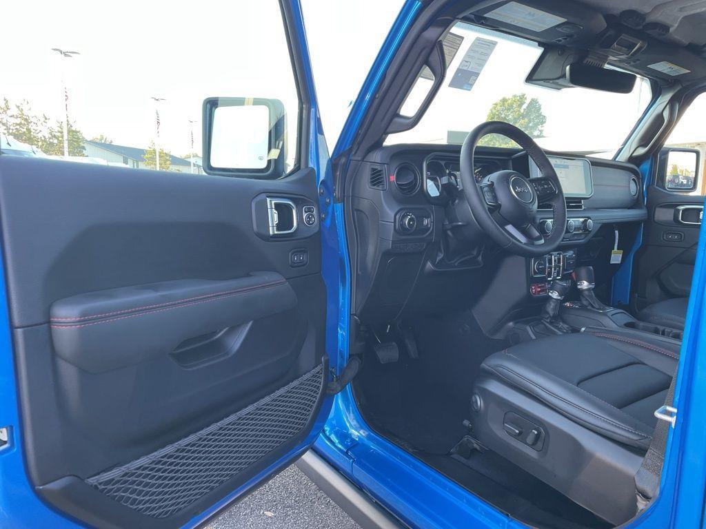 new 2025 Jeep Wrangler car, priced at $59,314