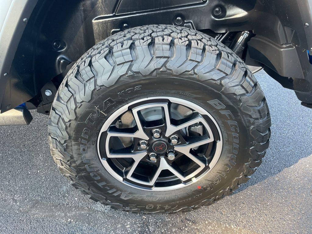 new 2025 Jeep Wrangler car, priced at $59,314