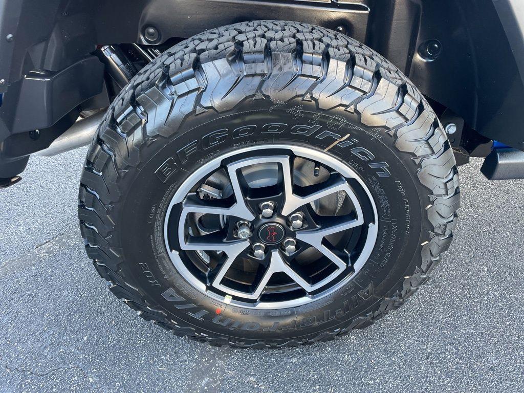 new 2025 Jeep Wrangler car, priced at $59,314