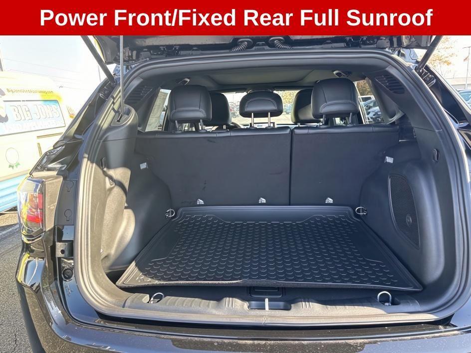 new 2024 Jeep Compass car, priced at $33,997