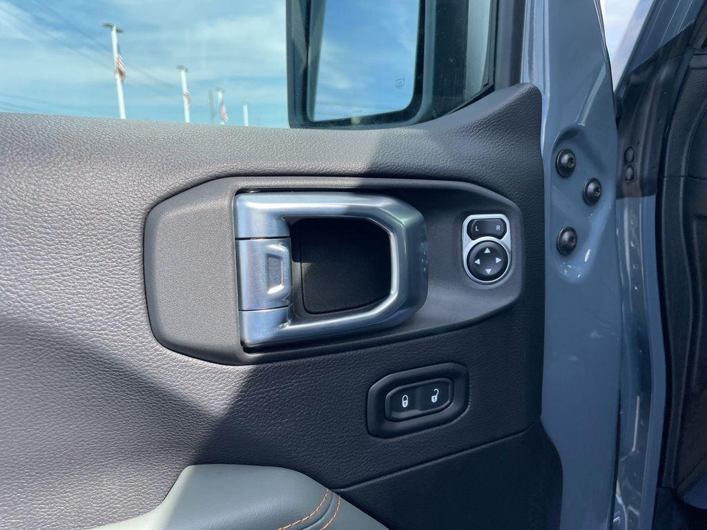 new 2025 Jeep Gladiator car, priced at $56,752