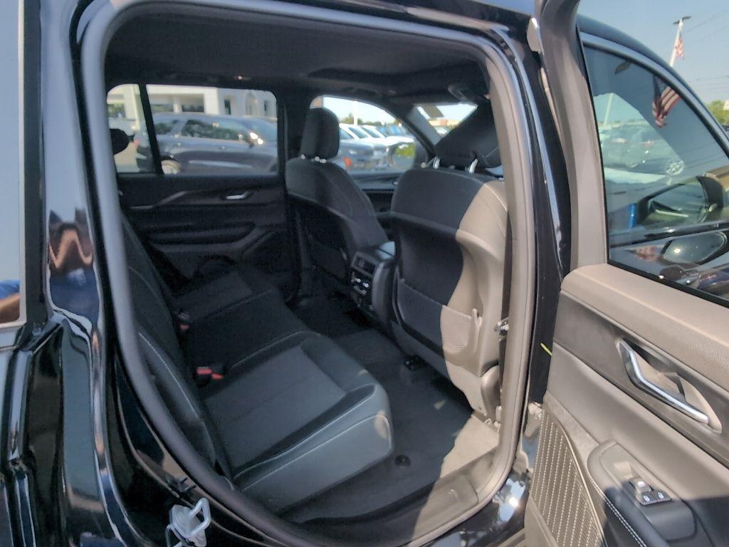 new 2025 Jeep Grand Cherokee car, priced at $42,692
