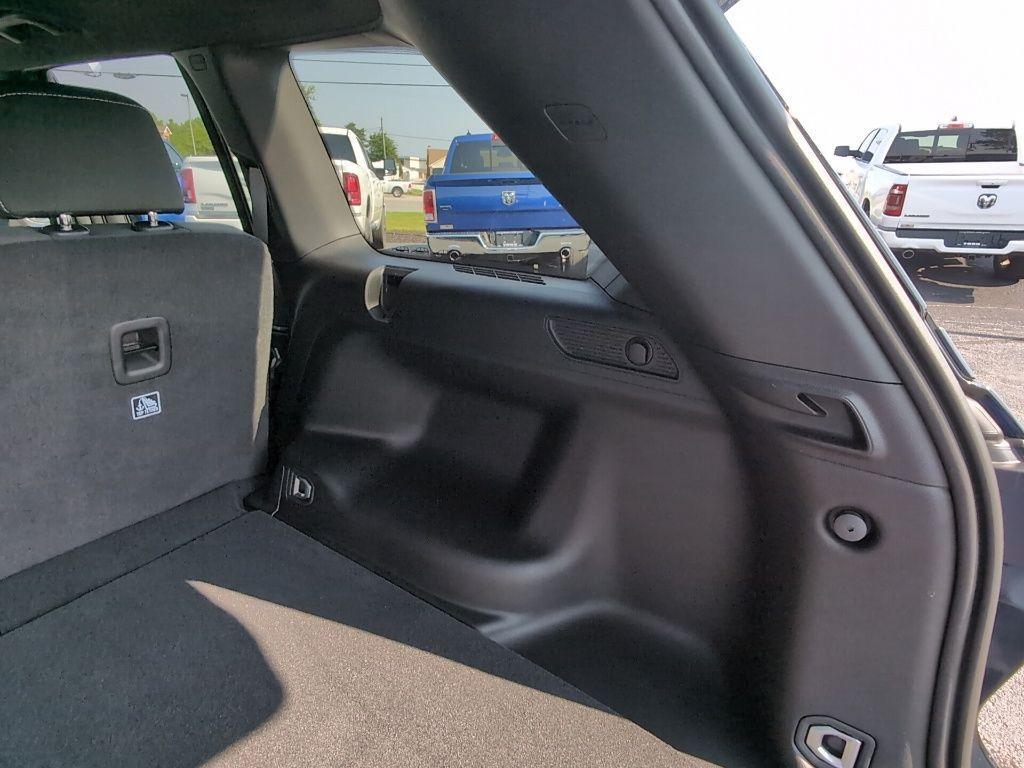new 2025 Jeep Grand Cherokee car, priced at $42,692