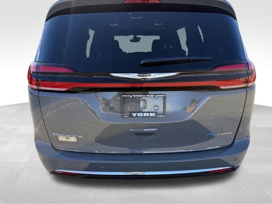 new 2025 Chrysler Pacifica Hybrid car, priced at $51,160