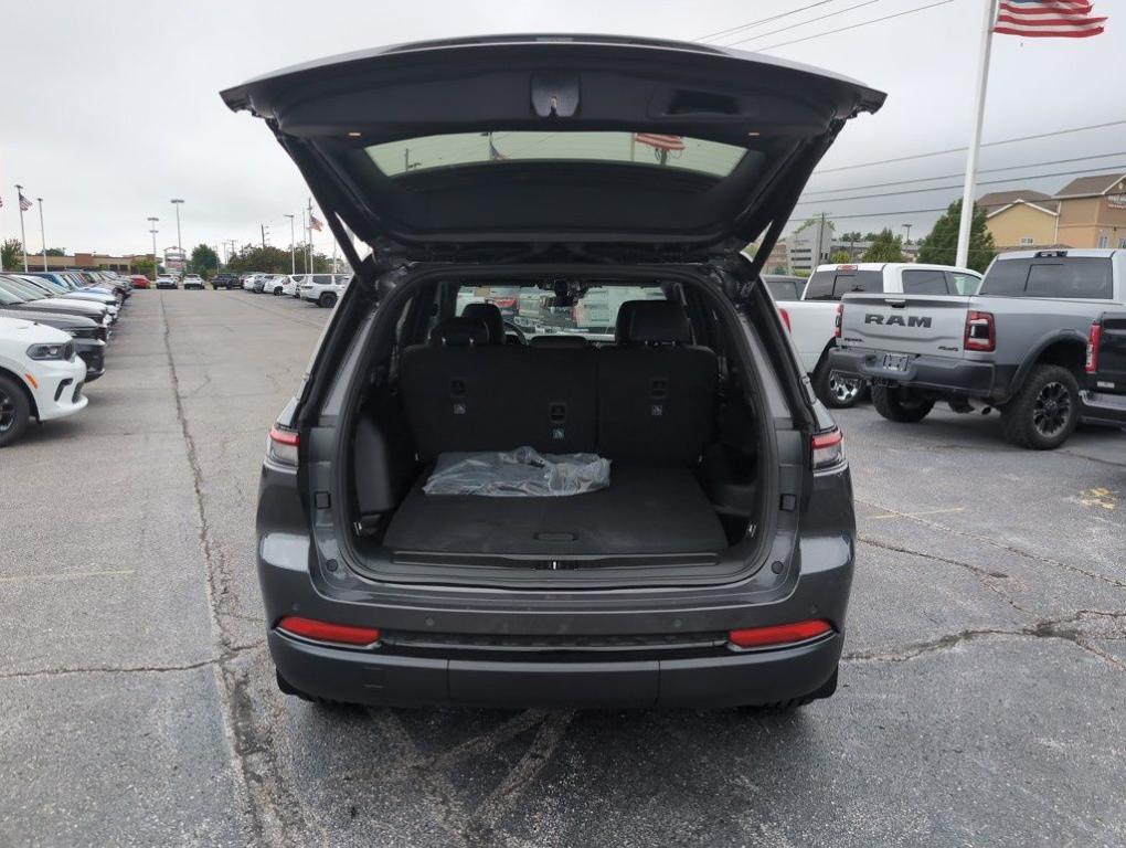 new 2025 Jeep Grand Cherokee car, priced at $46,113