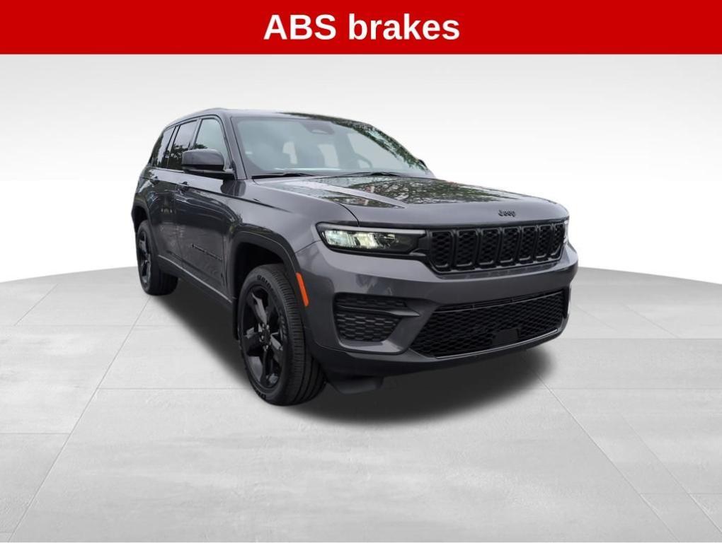 new 2025 Jeep Grand Cherokee car, priced at $46,113