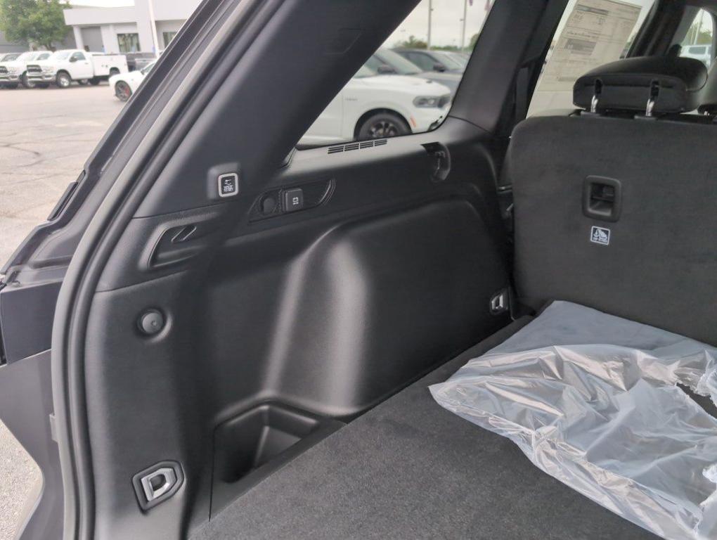new 2025 Jeep Grand Cherokee car, priced at $46,113