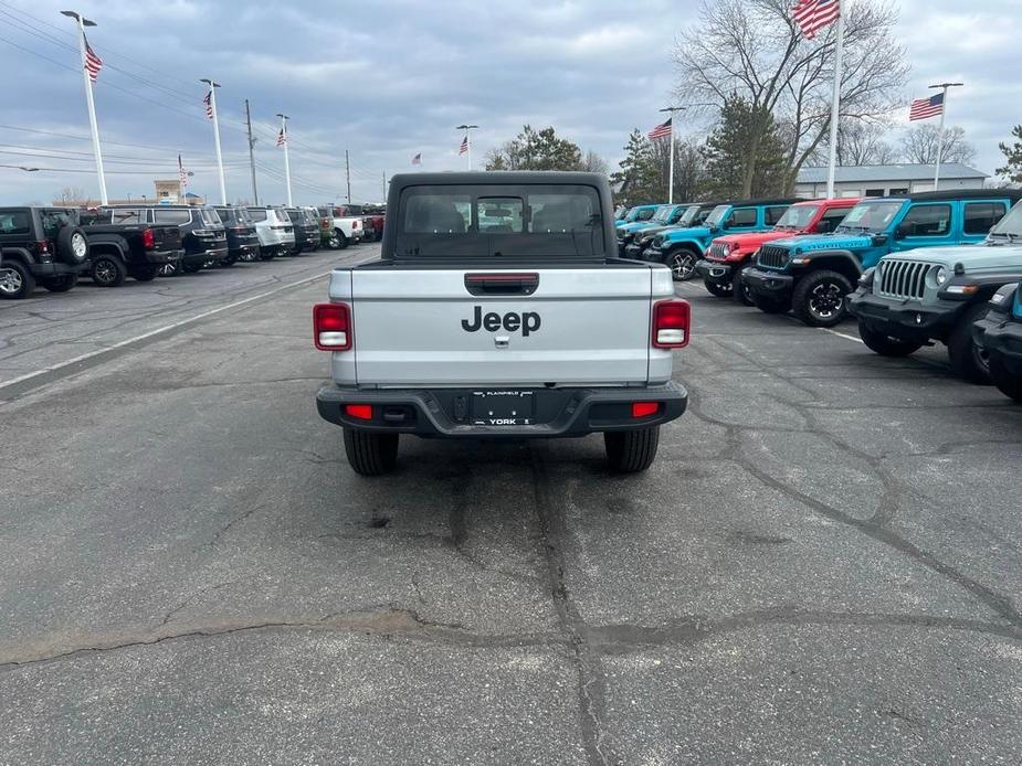 new 2024 Jeep Gladiator car, priced at $38,114