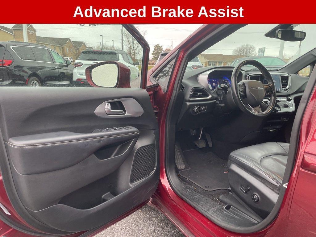 used 2018 Chrysler Pacifica car, priced at $14,995