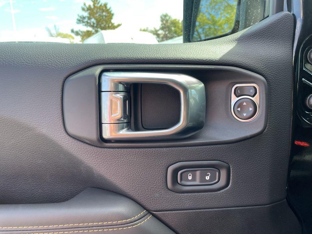 new 2025 Jeep Wrangler car, priced at $57,015