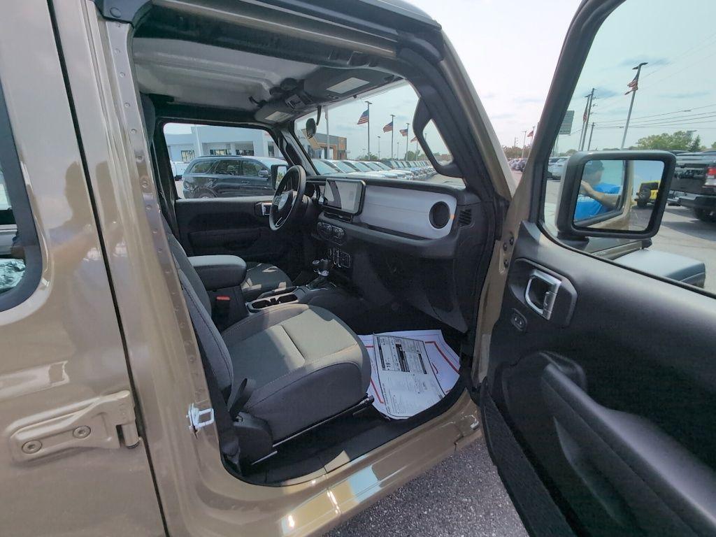 new 2025 Jeep Gladiator car, priced at $40,847