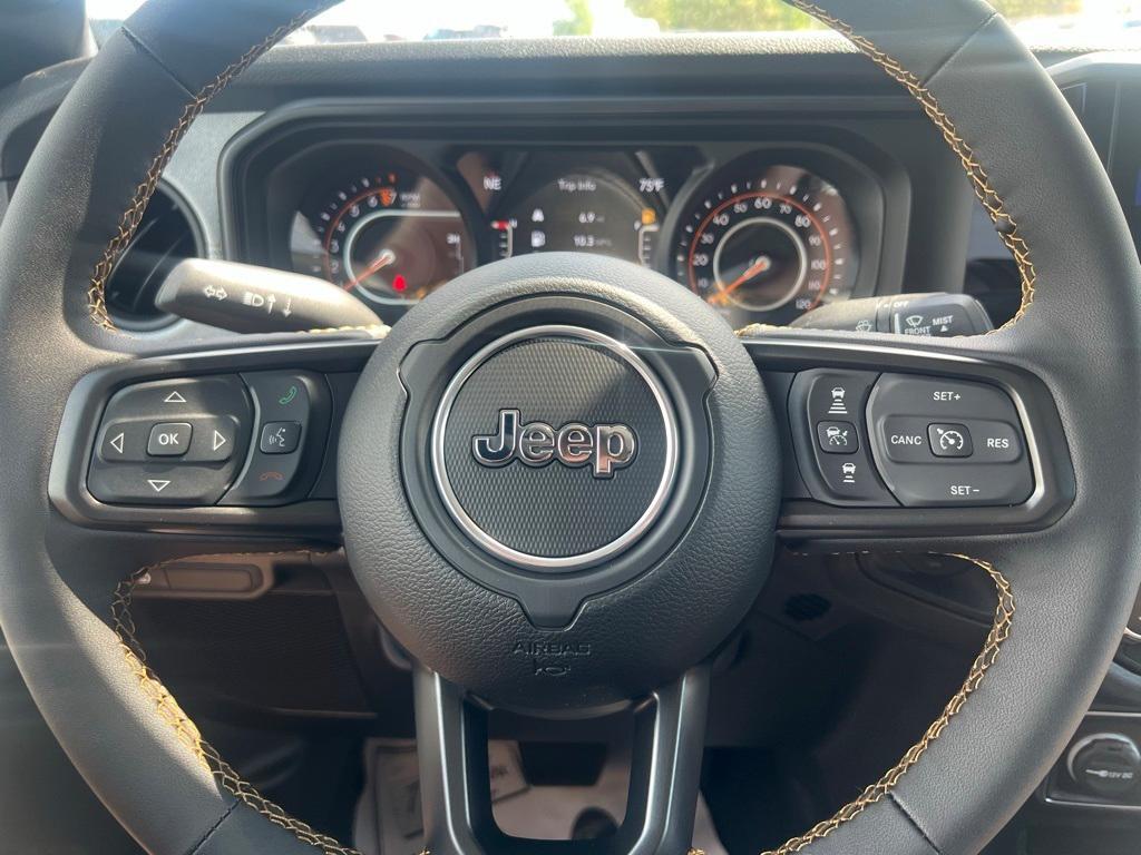 new 2024 Jeep Gladiator car, priced at $48,476