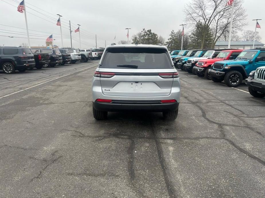 new 2024 Jeep Grand Cherokee car, priced at $38,657