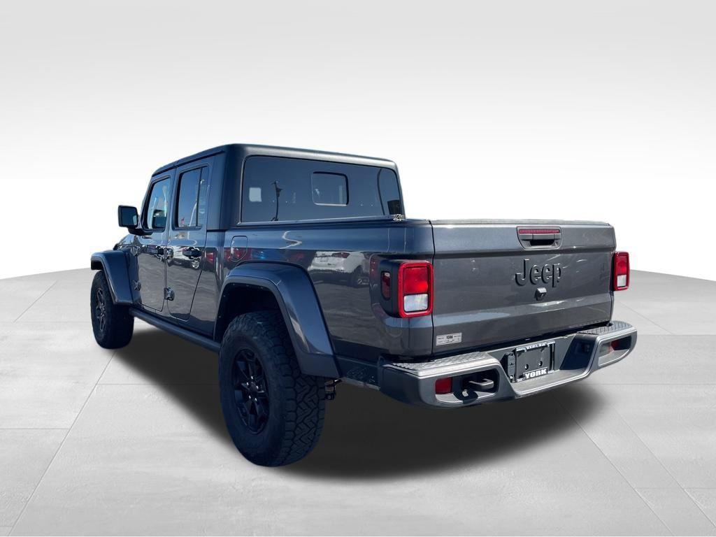 used 2022 Jeep Gladiator car, priced at $30,364