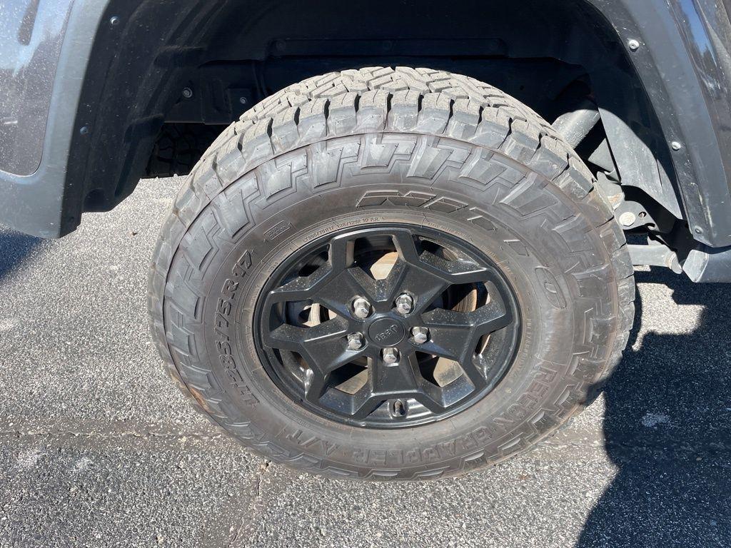 used 2022 Jeep Gladiator car, priced at $30,364