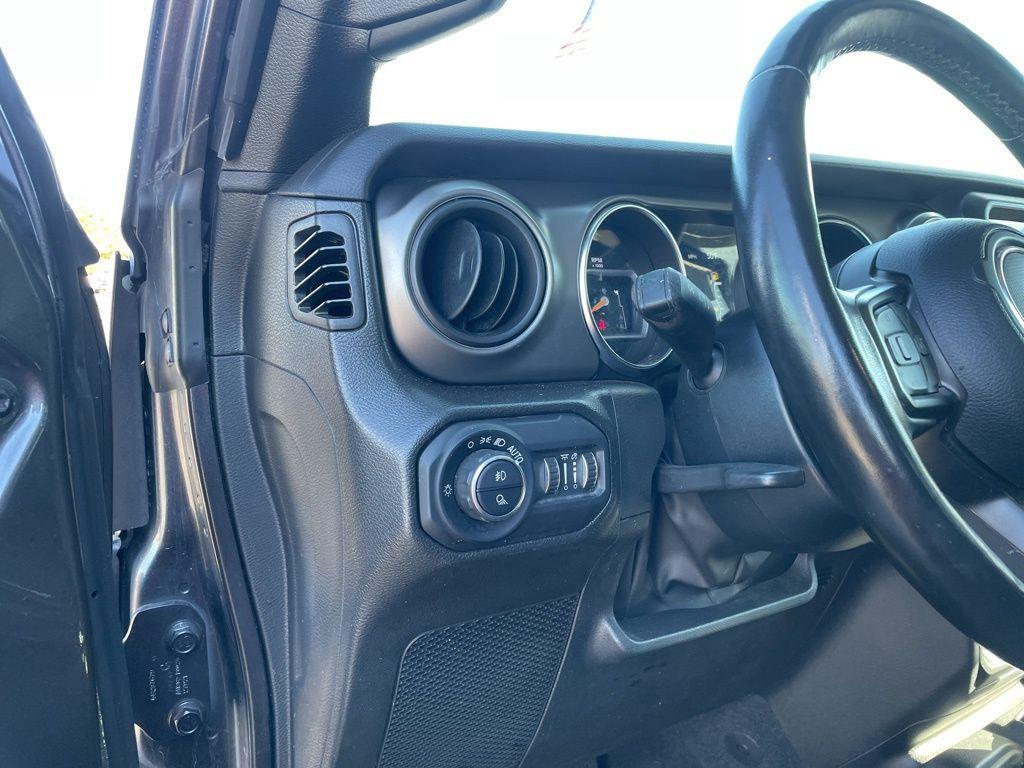 used 2022 Jeep Gladiator car, priced at $30,364