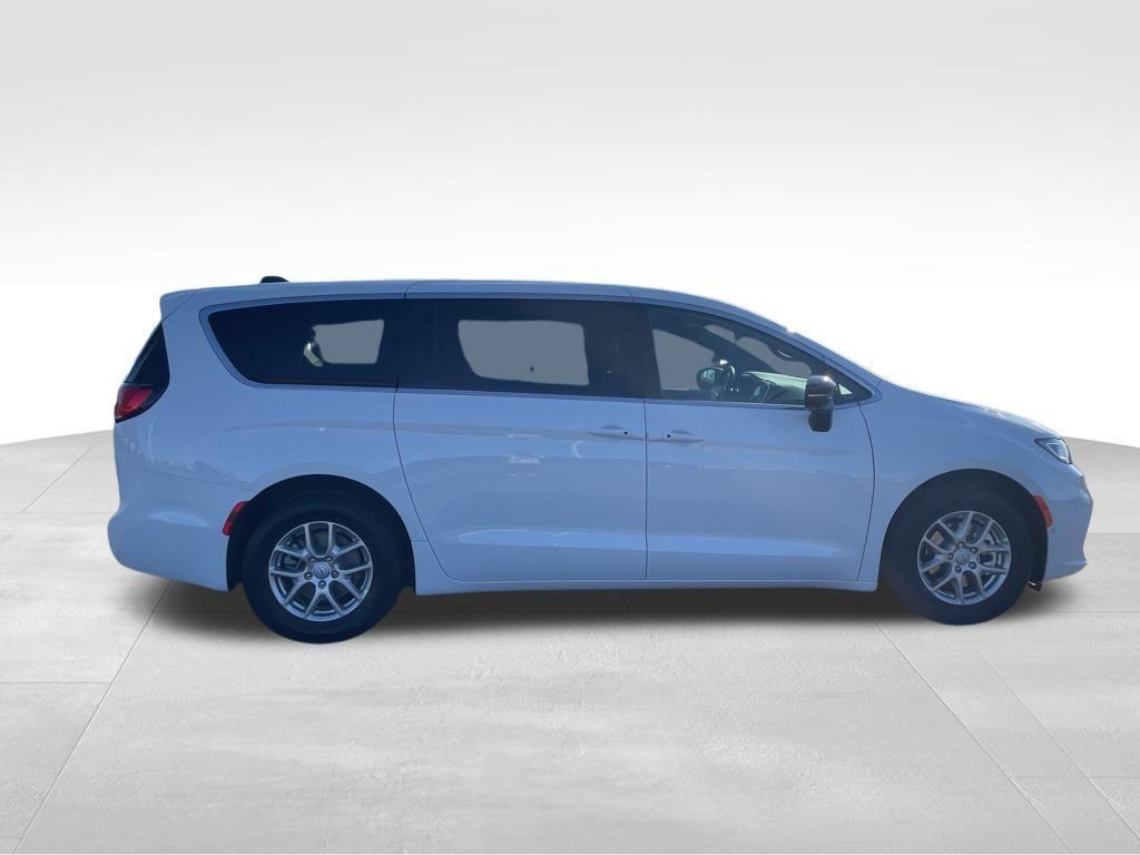 new 2026 Chrysler Pacifica car, priced at $44,115