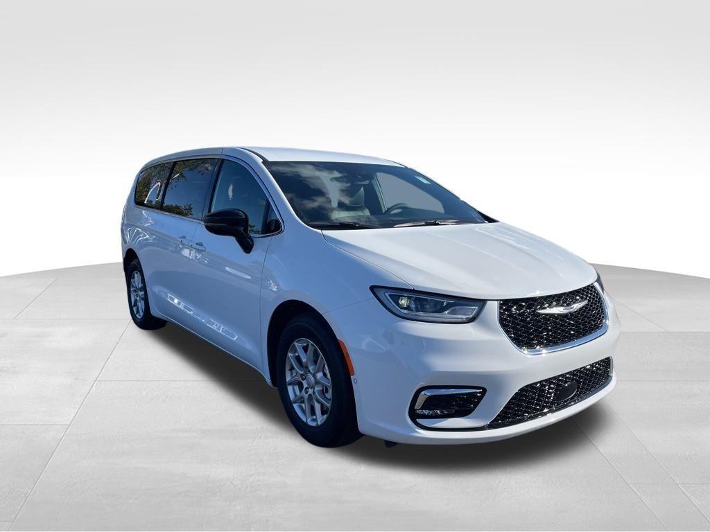 new 2026 Chrysler Pacifica car, priced at $44,115